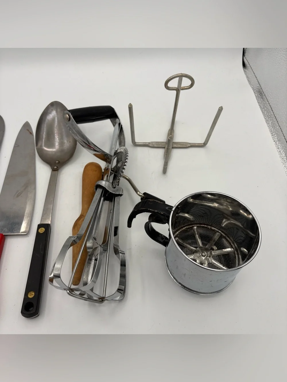8 Pc Lot Vtg MCM Kitchen Utensils Ekco Egg Beater Sifter Bakelite Knife Tool USA